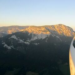 Flugwegposition um 18:25:40: Aufgenommen in der Nähe von Altenberg an der Rax, Österreich in 1684 Meter